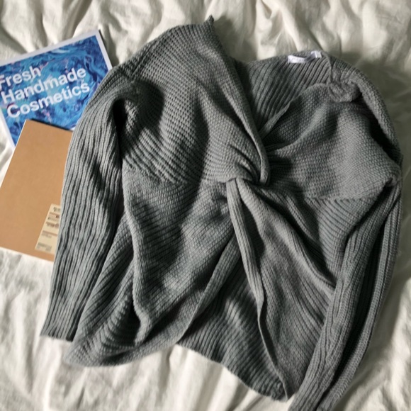 Measeor Knit Tied Grey Sweater - Picture 1 of 4